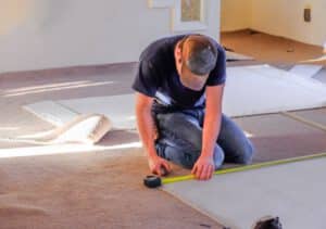 how to cut laminate flooring