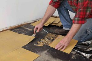 how to remove vinyl flooring